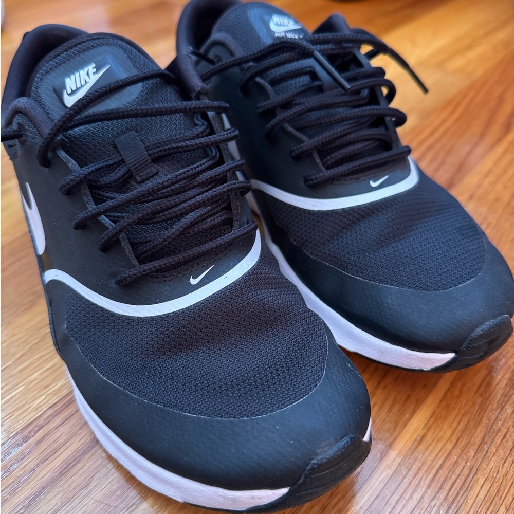 Nike Women’s Air Max Thea